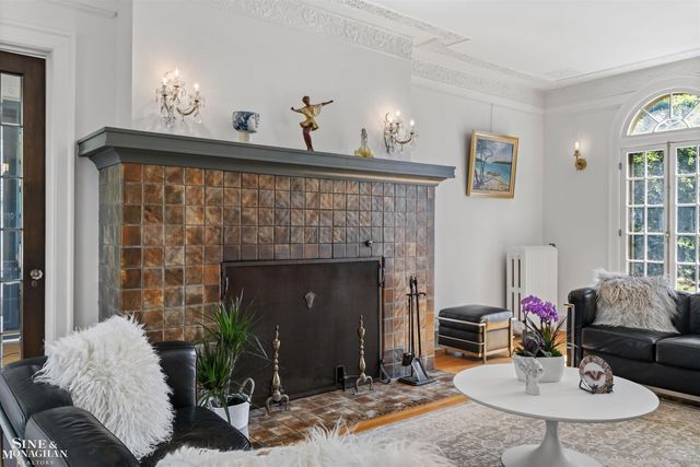 1319 Balfour Street, Grosse Pointe Park, MI 48230