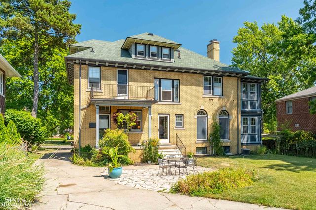 1319 Balfour Street, Grosse Pointe Park, MI 48230