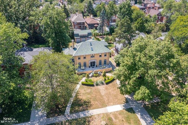 1319 Balfour Street, Grosse Pointe Park, MI 48230