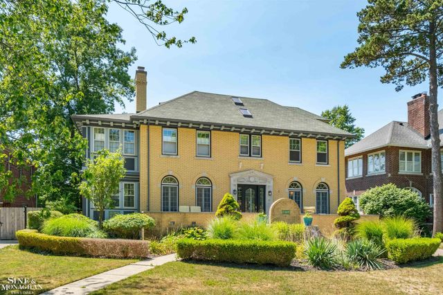 1319 Balfour Street, Grosse Pointe Park, MI 48230