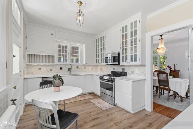 1319 Balfour Street, Grosse Pointe Park, MI 48230