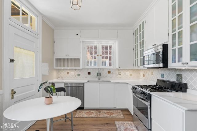 1319 Balfour Street, Grosse Pointe Park, MI 48230