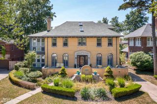 1319 Balfour Street, Grosse Pointe Park, MI 48230