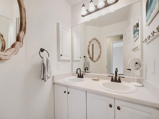 9962 S Clyde Pl, Littleton, CO 80129