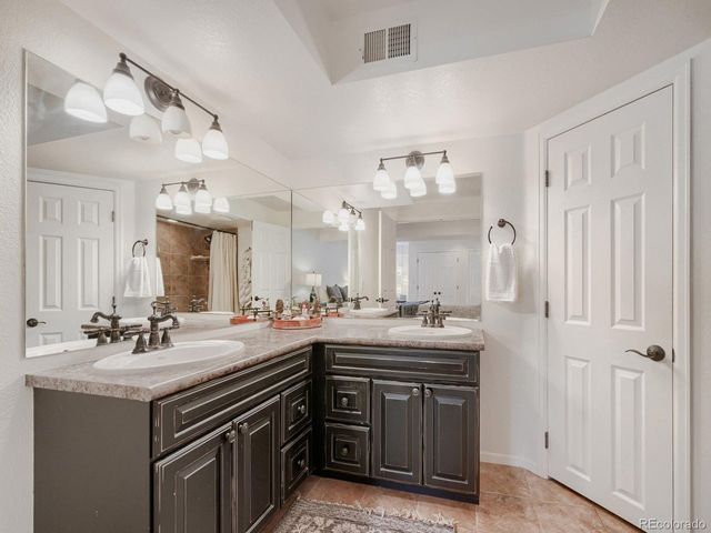 9962 S Clyde Pl, Littleton, CO 80129