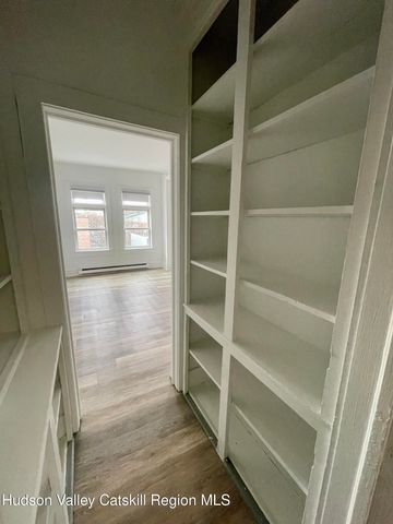 426 Warren Street 3, Hudson, NY 12534