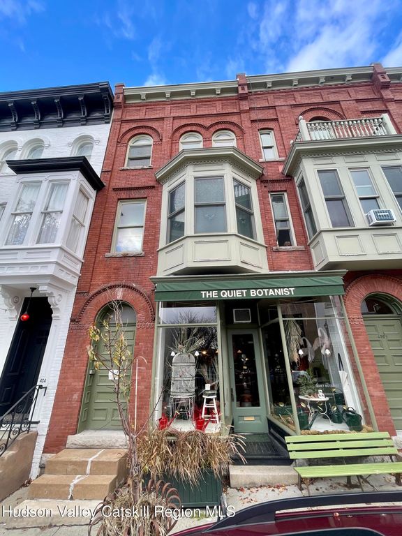 426 Warren Street 3, Hudson, NY 12534