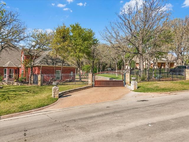 102 Blue Sage Court, Weatherford, TX 76087