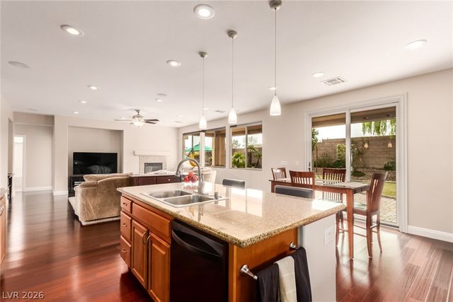 8621 Rhonda Blake Avenue, Las Vegas, NV 89143