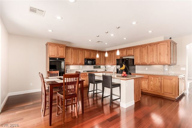 8621 Rhonda Blake Avenue, Las Vegas, NV 89143