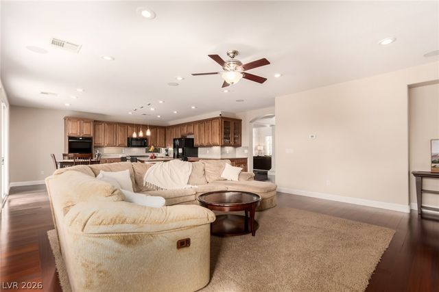 8621 Rhonda Blake Avenue, Las Vegas, NV 89143