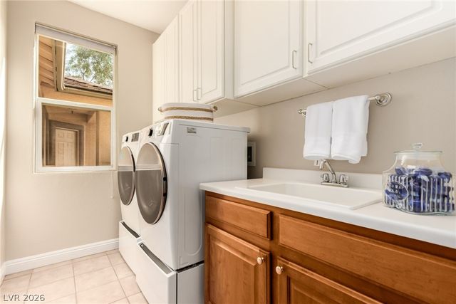 8621 Rhonda Blake Avenue, Las Vegas, NV 89143