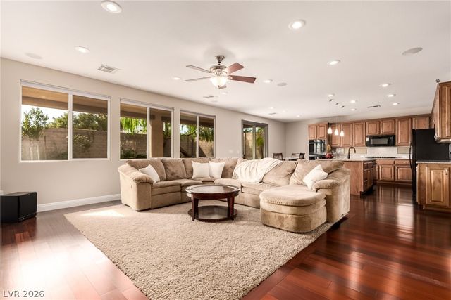 8621 Rhonda Blake Avenue, Las Vegas, NV 89143