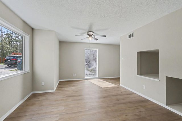 17815 S Cypress Villas Drive, Spring, TX 77379