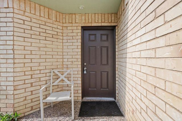 17815 S Cypress Villas Drive, Spring, TX 77379