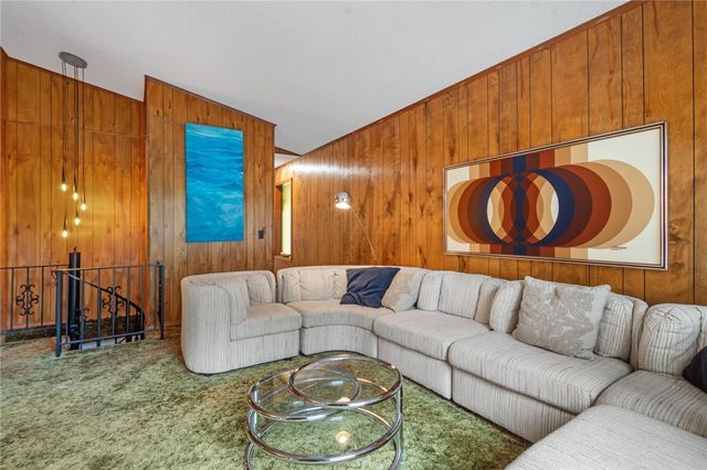 17 Devizis Drive, Bella Vista, AR 72714