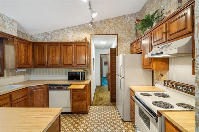 17 Devizis Drive, Bella Vista, AR 72714