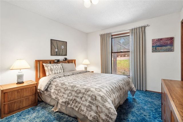 17 Devizis Drive, Bella Vista, AR 72714