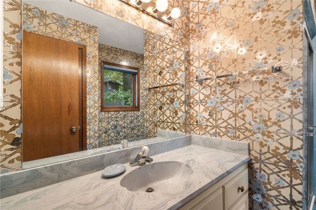 17 Devizis Drive, Bella Vista, AR 72714