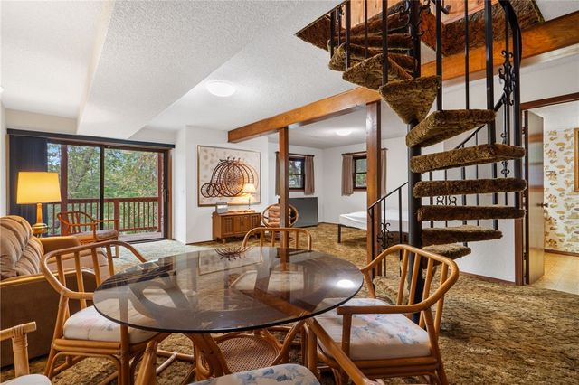 17 Devizis Drive, Bella Vista, AR 72714