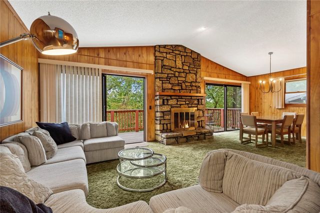 17 Devizis Drive, Bella Vista, AR 72714