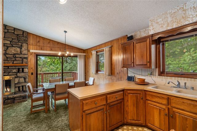 17 Devizis Drive, Bella Vista, AR 72714