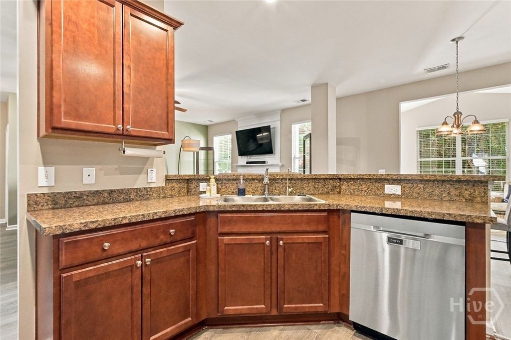 Image 8 of property listing at 508 Amsonia Circle, Guyton, GA 31312