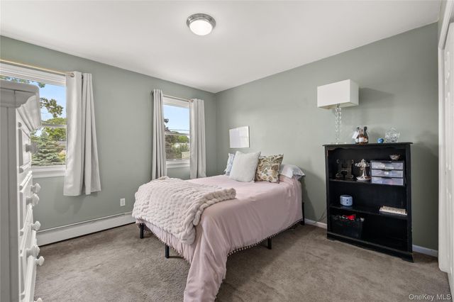 634 Myrtle Avenue, West Islip, NY 11795