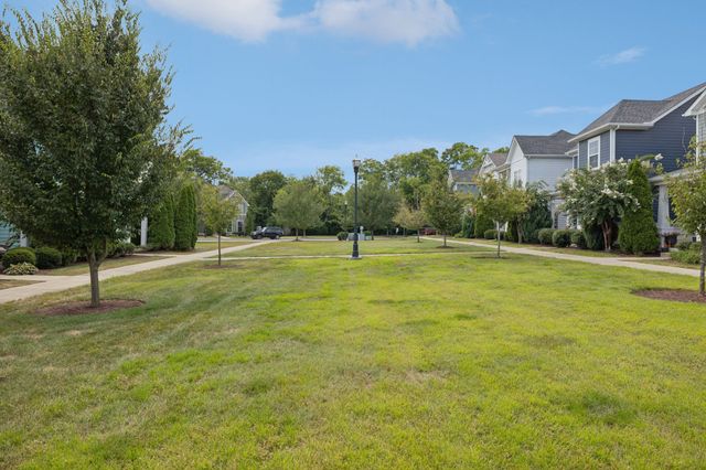3009 Kimley Shores Dr, Hendersonville, TN 37075