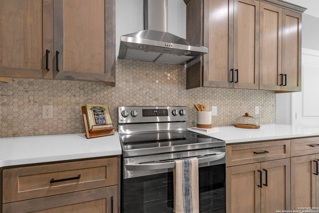 540 River Run Apt 213, New Braunfels, TX 78132