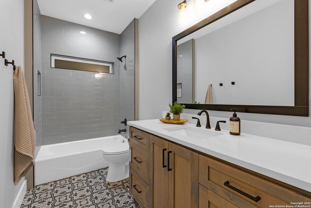 540 River Run Apt 213, New Braunfels, TX 78132