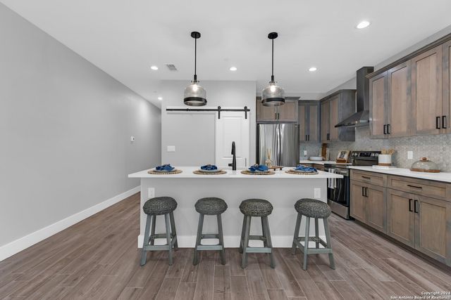 540 River Run Apt 213, New Braunfels, TX 78132