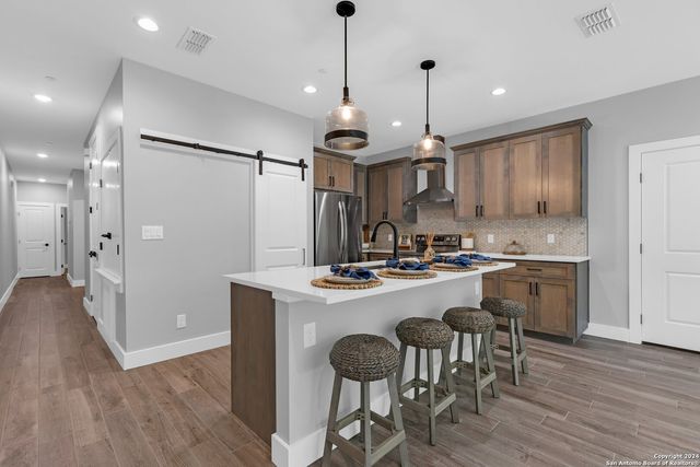 540 River Run Apt 213, New Braunfels, TX 78132