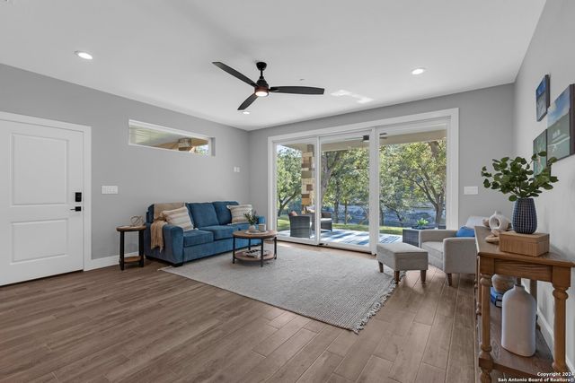 540 River Run Apt 213, New Braunfels, TX 78132