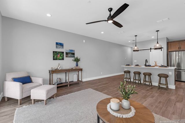 540 River Run Apt 213, New Braunfels, TX 78132