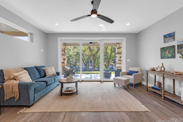 540 River Run Apt 213, New Braunfels, TX 78132