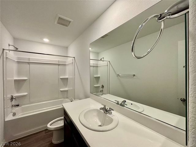 6068 Swift Lariat Street, Las Vegas, NV 89113