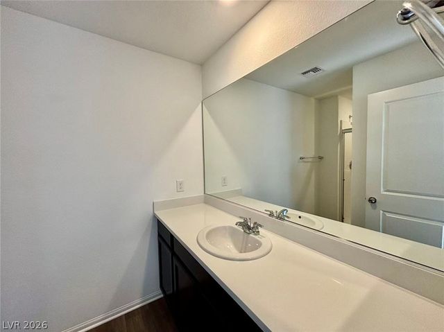 6068 Swift Lariat Street, Las Vegas, NV 89113