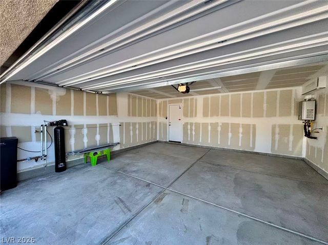 6068 Swift Lariat Street, Las Vegas, NV 89113