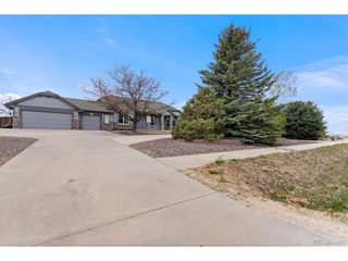 49240 Antelope Dr W, Bennett, CO 80102