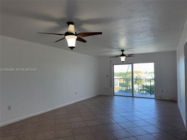 2600 NE 135th St 4J-A, North Miami, FL 33181