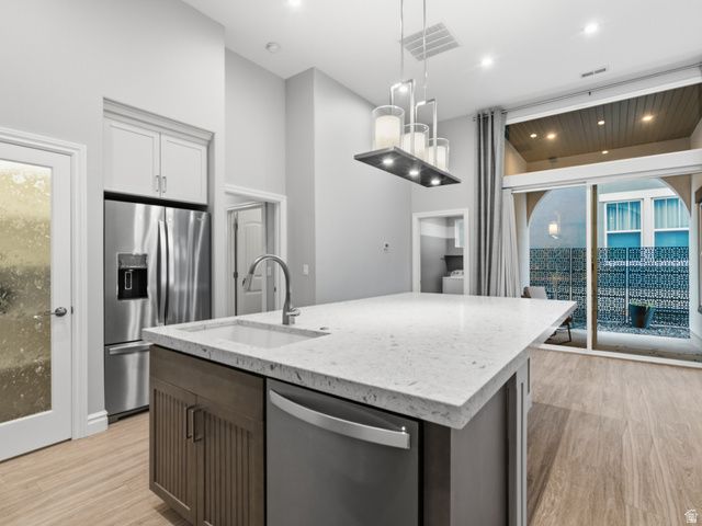 6123 W FOLLY ISLAND WAY, South Jordan, UT 84009