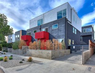 2925 S Cloverdale, Los Angeles, CA 90016