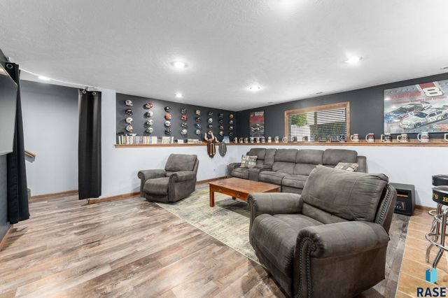 5216 S Arden Ave Avenue, Sioux Falls, SD 57108