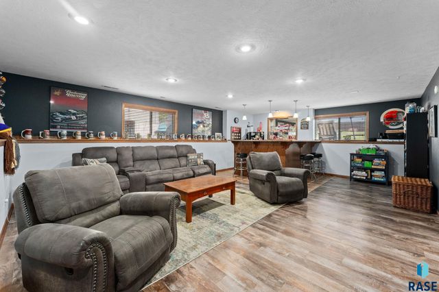 5216 S Arden Ave Avenue, Sioux Falls, SD 57108