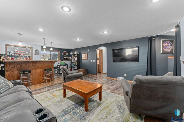 5216 S Arden Ave Avenue, Sioux Falls, SD 57108