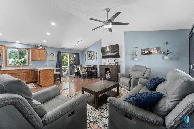 5216 S Arden Ave Avenue, Sioux Falls, SD 57108