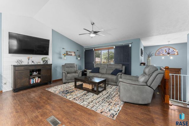 5216 S Arden Ave Avenue, Sioux Falls, SD 57108