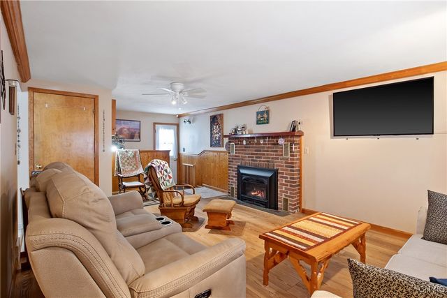 4199 Milton Avenue, Camillus, NY 13031