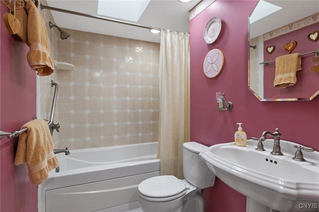 4199 Milton Avenue, Camillus, NY 13031